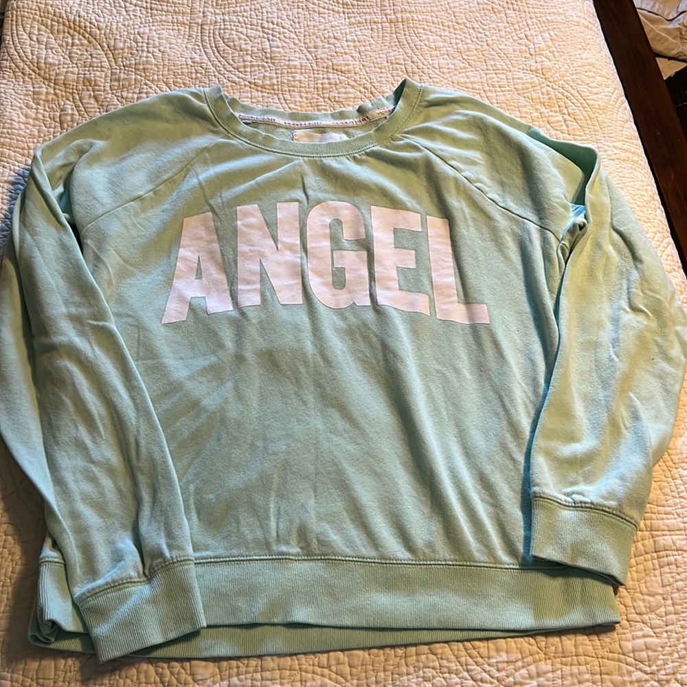GUC. Victoria’s Secret size L sweatshirt